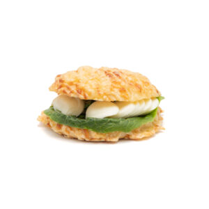 Käsebrötchen mit Ei