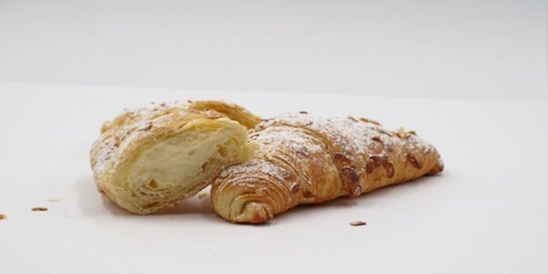 Bienenstich-Croissant